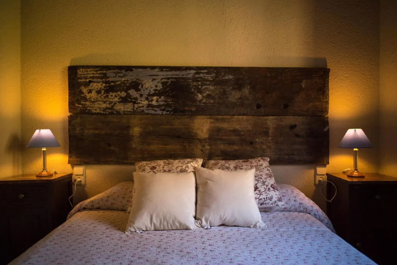 Casa Rural Moli De Fornols Guest house